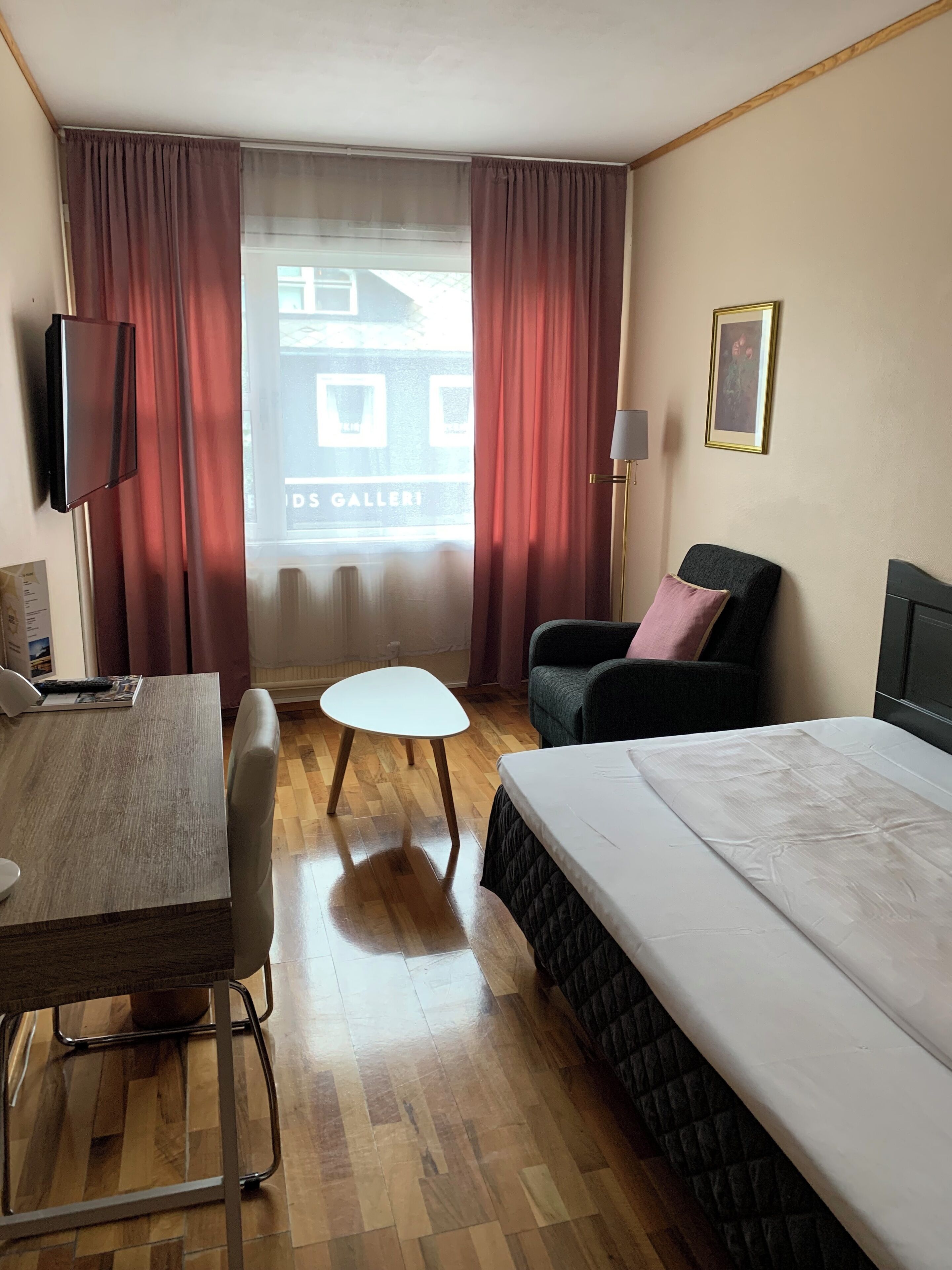 single room, city view | 1 bedroom, desk, free wifi, bed sheets