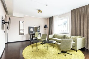 Habitación Deluxe doble | 1 dormitorio, caja fuerte, escritorio