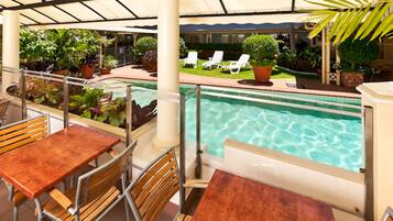 Outdoor pool, pool loungers