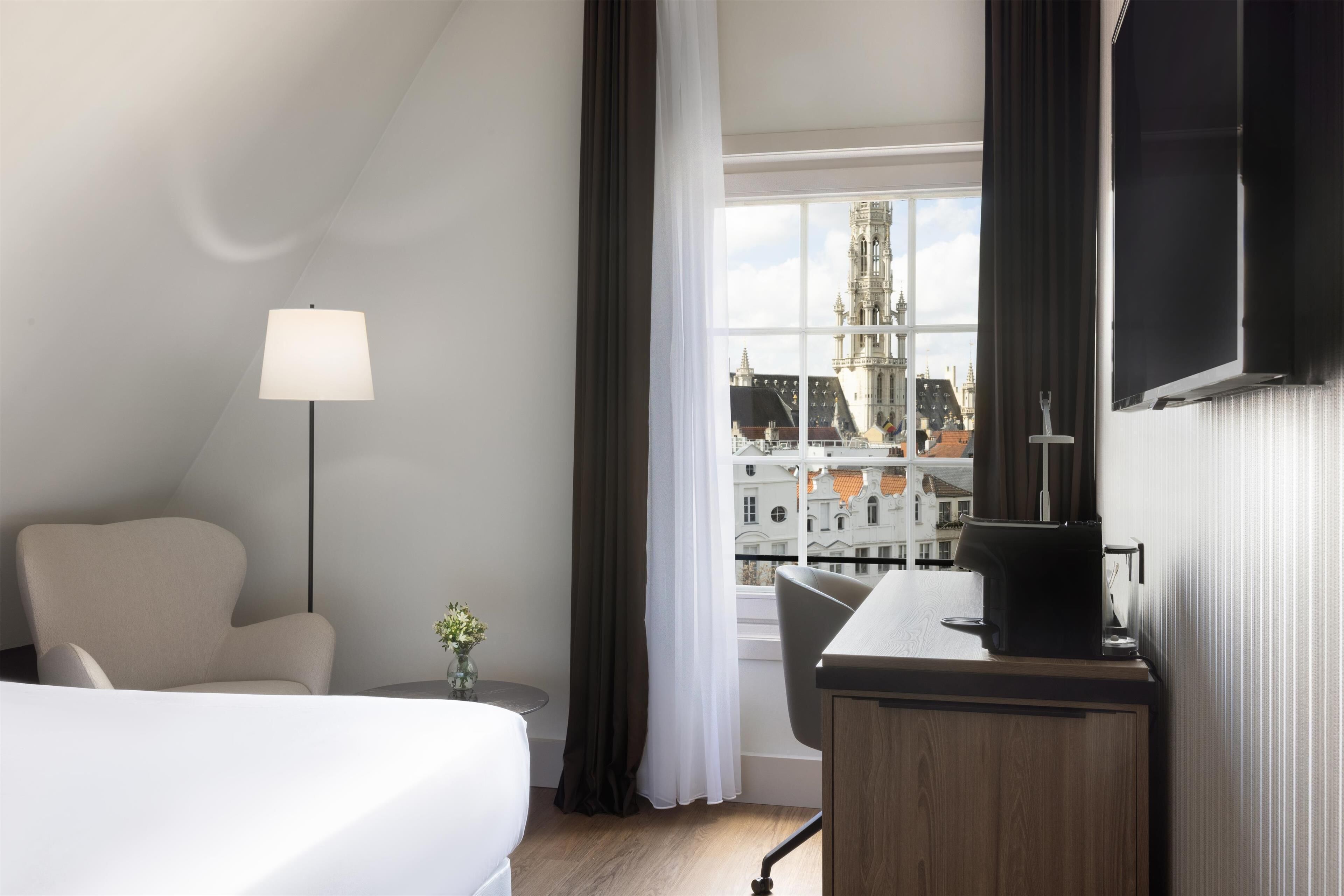 Standard Room (View) | Minibar, in-room safe, desk, free cots/infant beds