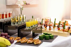 Frokostbuffé hver dag (mot et tillegg)