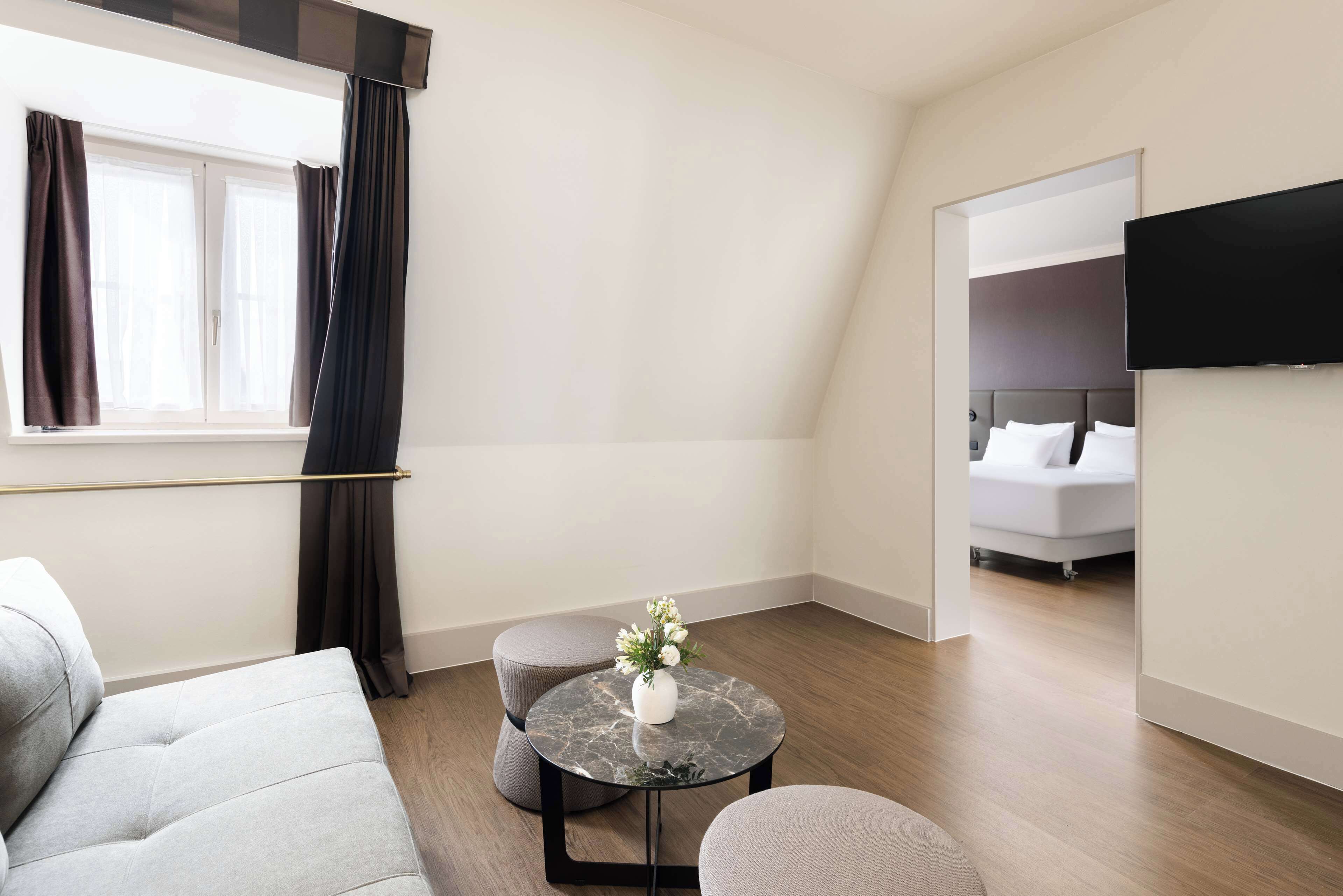 Minibar, in-room safe, desk, free cribs/infant beds