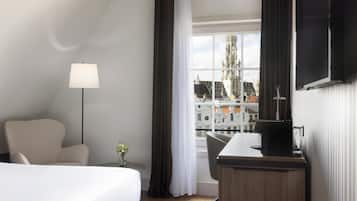 Minibar, coffres-forts dans les chambres, bureau, lits bébé (gratuits)