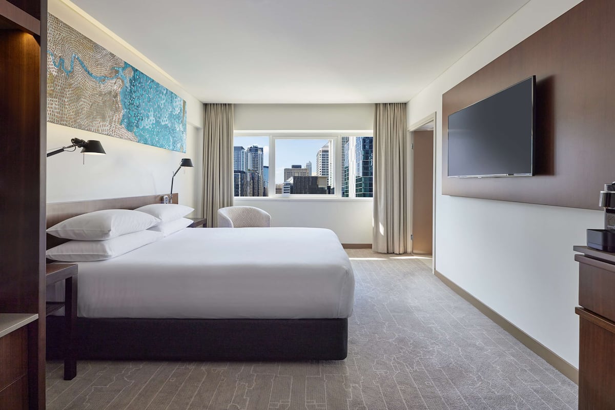 1 bedroom, premium bedding, minibar, in-room safe