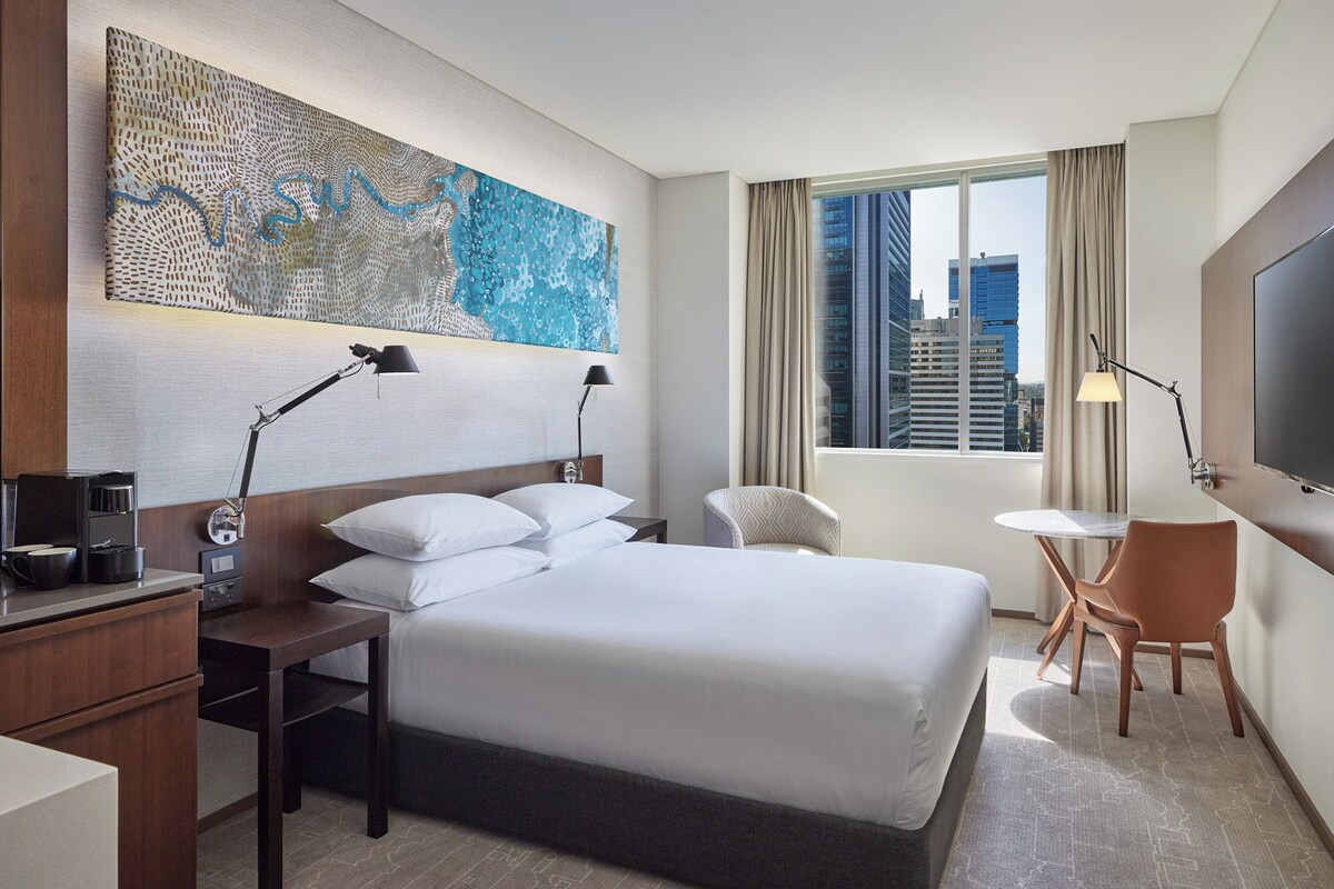 1 Queen Bed High Floor | City view
