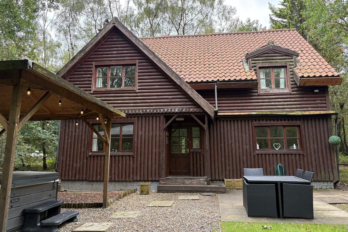 Chalet | Ropa de cama hipoalergénica y escritorio