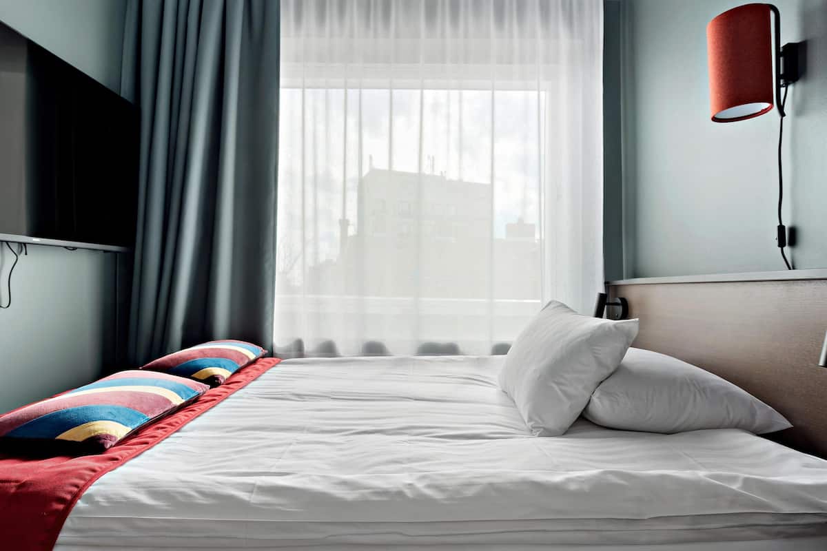 Habitación superior, 1 cama Queen size, para no fumadores | Ropa de cama de alta calidad, camas con pillow-top y minibar