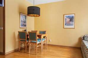 Family Room, 2 Single Beds, Non Smoking (with Sofabed) | Premium bedding, pillow-top beds, minibar, in-room safe - Best Western Hotel Esplanade (Vasteras)