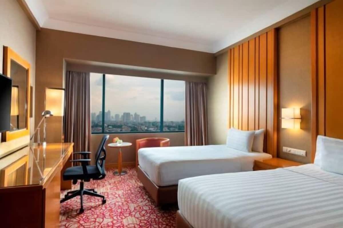1 bedroom, in-room safe, desk, iron/ironing board