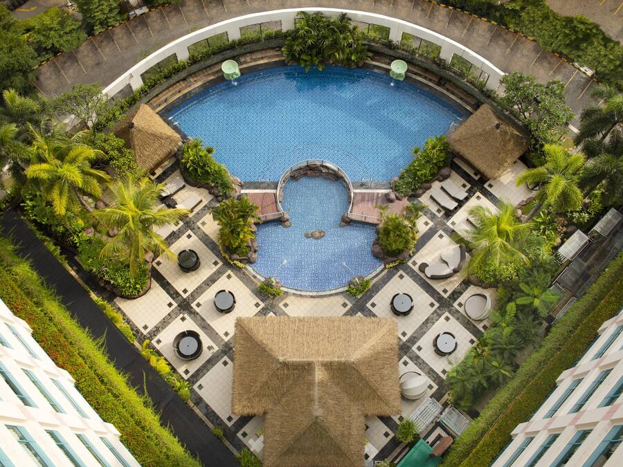 Outdoor pool, pool loungers