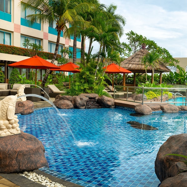 Outdoor pool, sun loungers