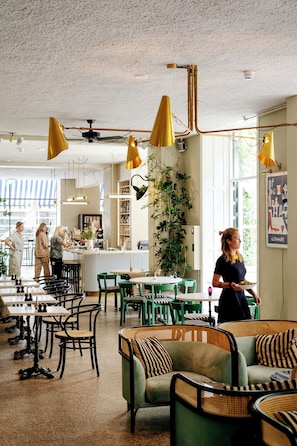 Bar (en el alojamiento)