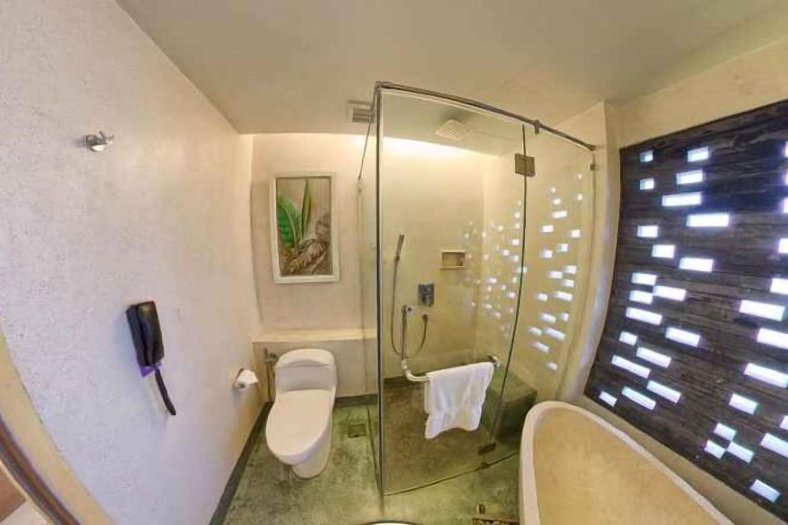 Bathroom | Free toiletries, hair dryer, bathrobes, slippers