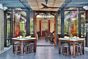 3 间餐厅，供应早餐、午餐和晚餐，意大利菜