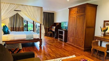 1 bedroom, minibar, in-room safe, desk