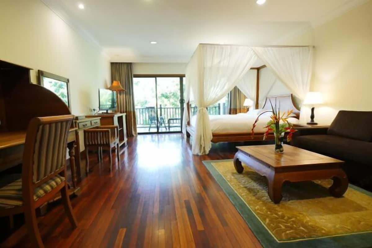 1 bedroom, minibar, in-room safe, desk