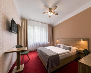 Minibar, in-room safe, blackout curtains, cots/infant beds - Art Hotel Meda of Museum Kampa (Prague)