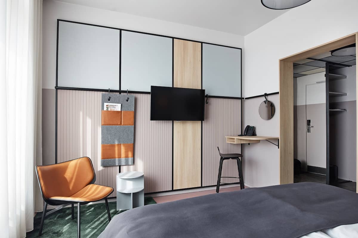 Double or Twin Room | 低過敏寢具、客房內保險箱、書桌、遮光布/窗簾