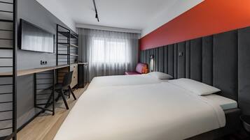 Zimmersafe, Schreibtisch, kostenloses WLAN, Bettwäsche