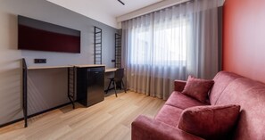 Habitación familiar | Escritorio, espacio para trabajar con laptop y insonorización 
