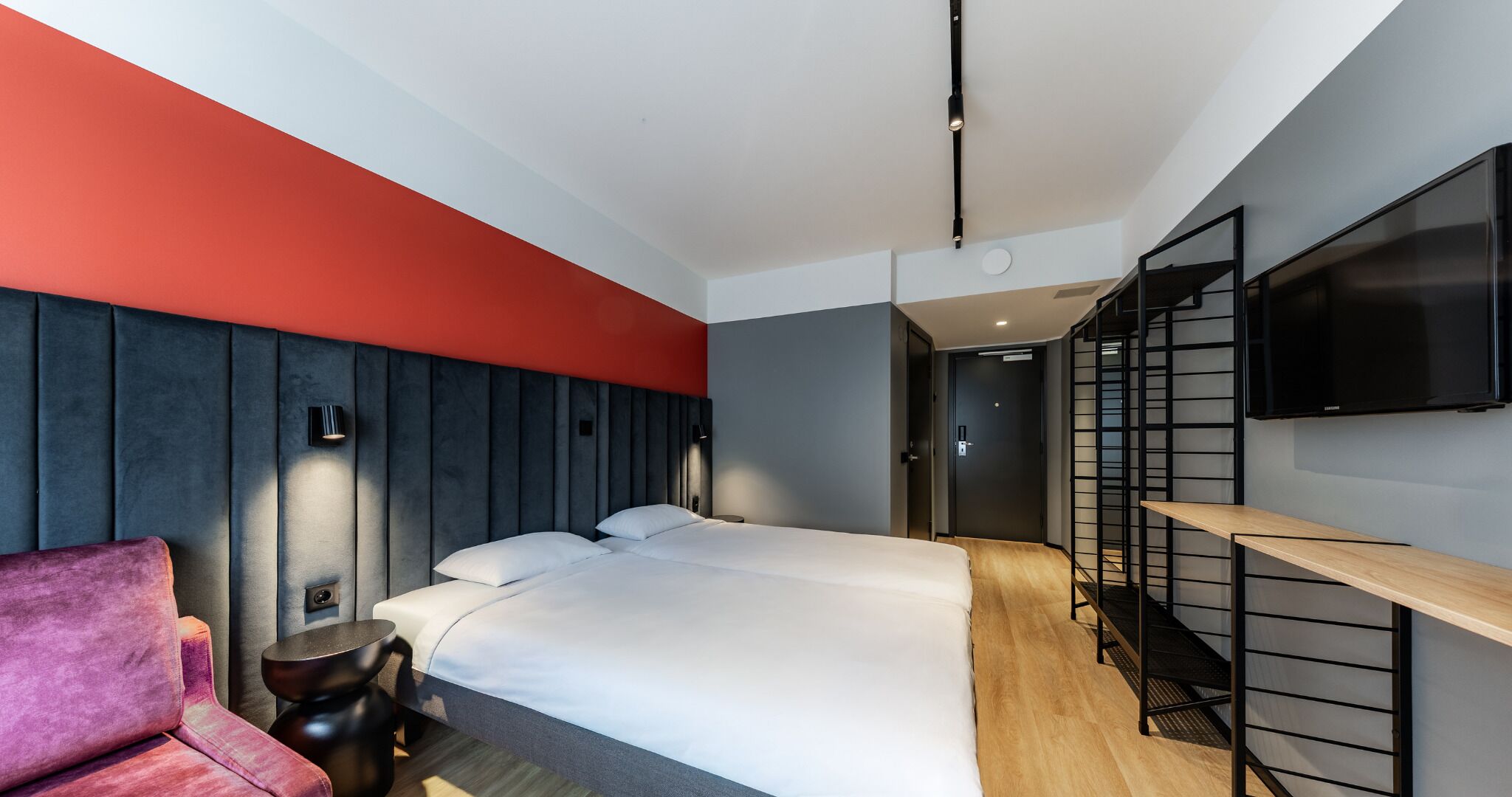 Double Room | In-room safe, desk, free WiFi, bed sheets