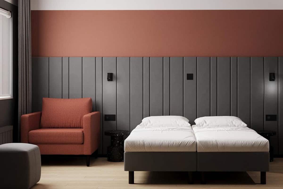 客房内保险箱、办公桌、免费 WiFi、床单