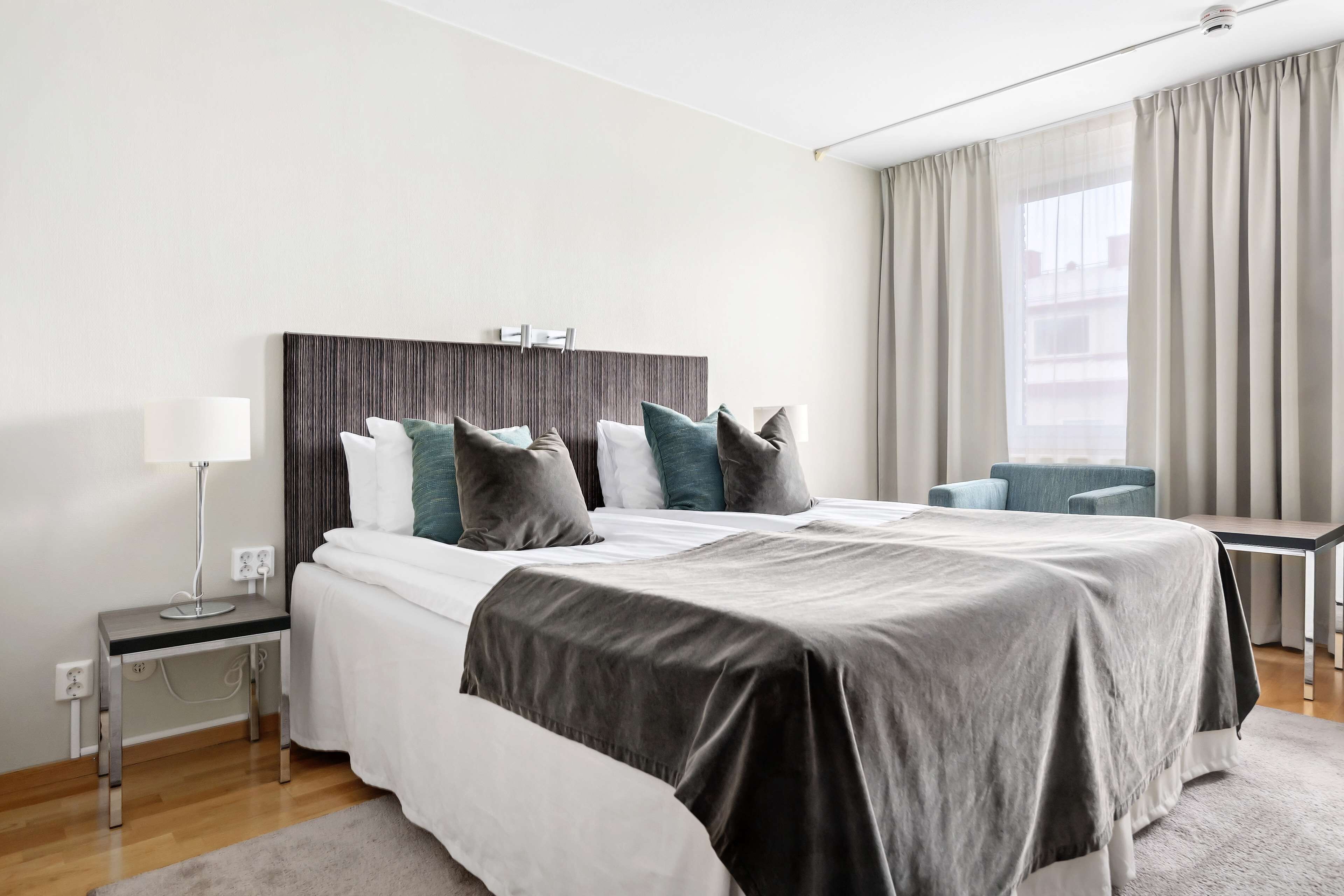 superior room, 2 single beds, non smoking | 1 bedroom, in-room safe, individually decorated, desk