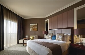 Presidential Suite | Premium bedding, down comforters, pillowtop beds, minibar