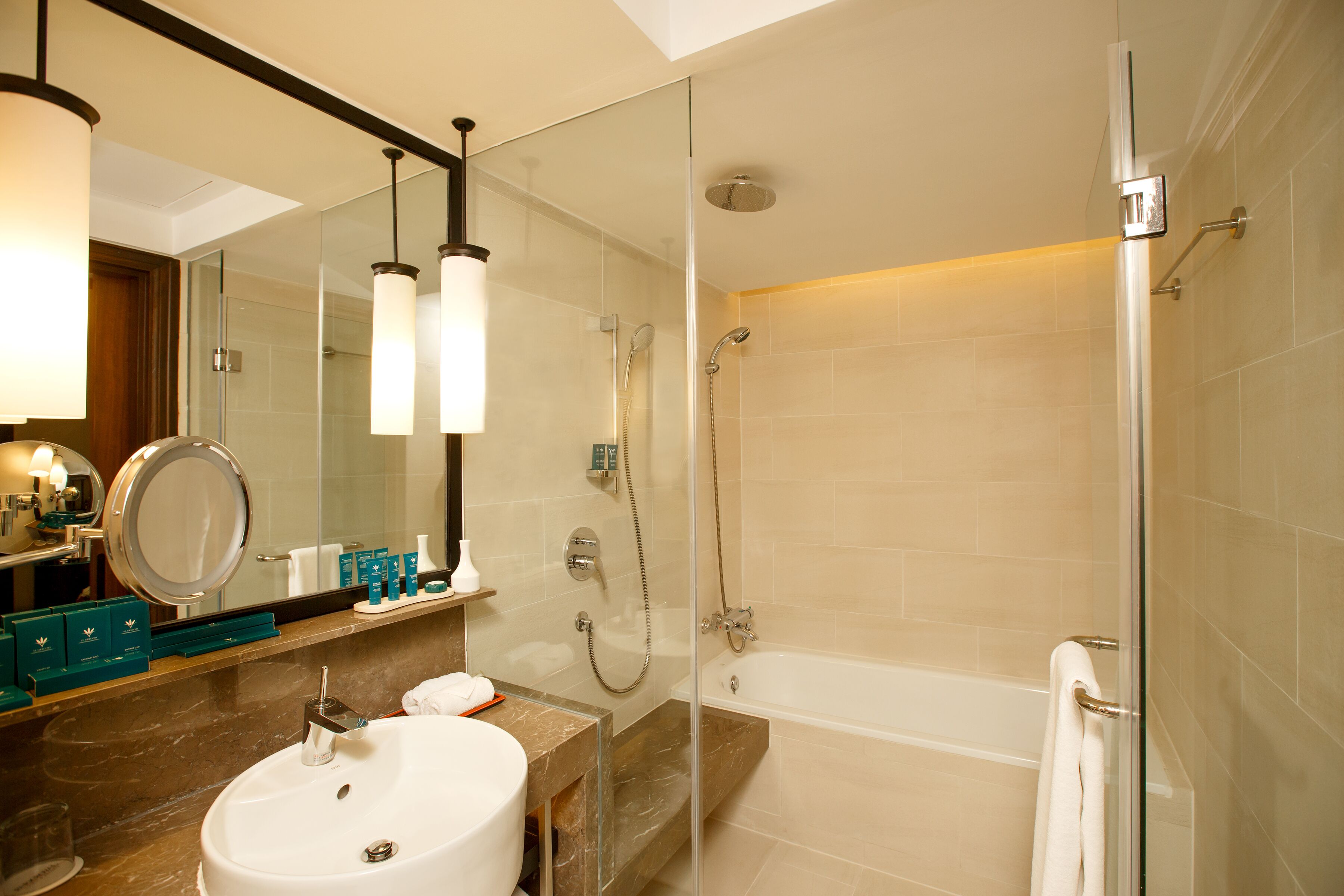 shower, rainfall showerhead, free toiletries, hair dryer