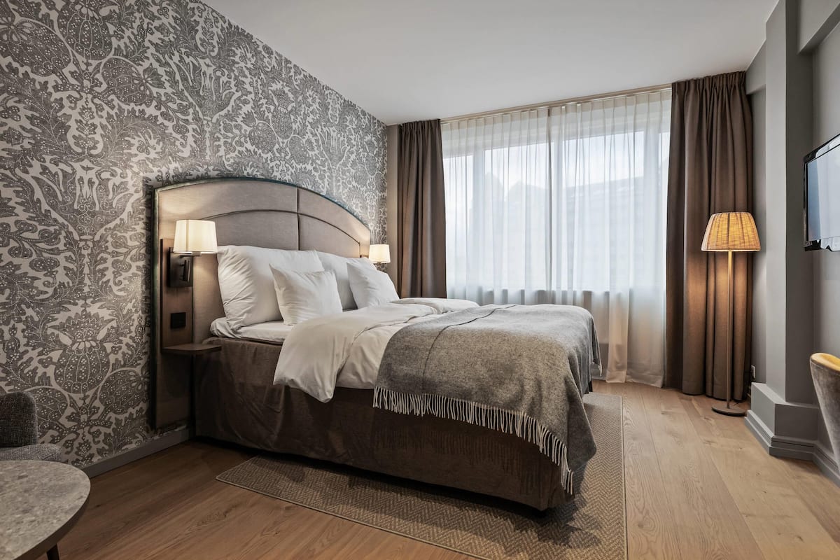 슈피리어룸, 더블침대 1개 | 책상, 암막 커튼, 침대 시트