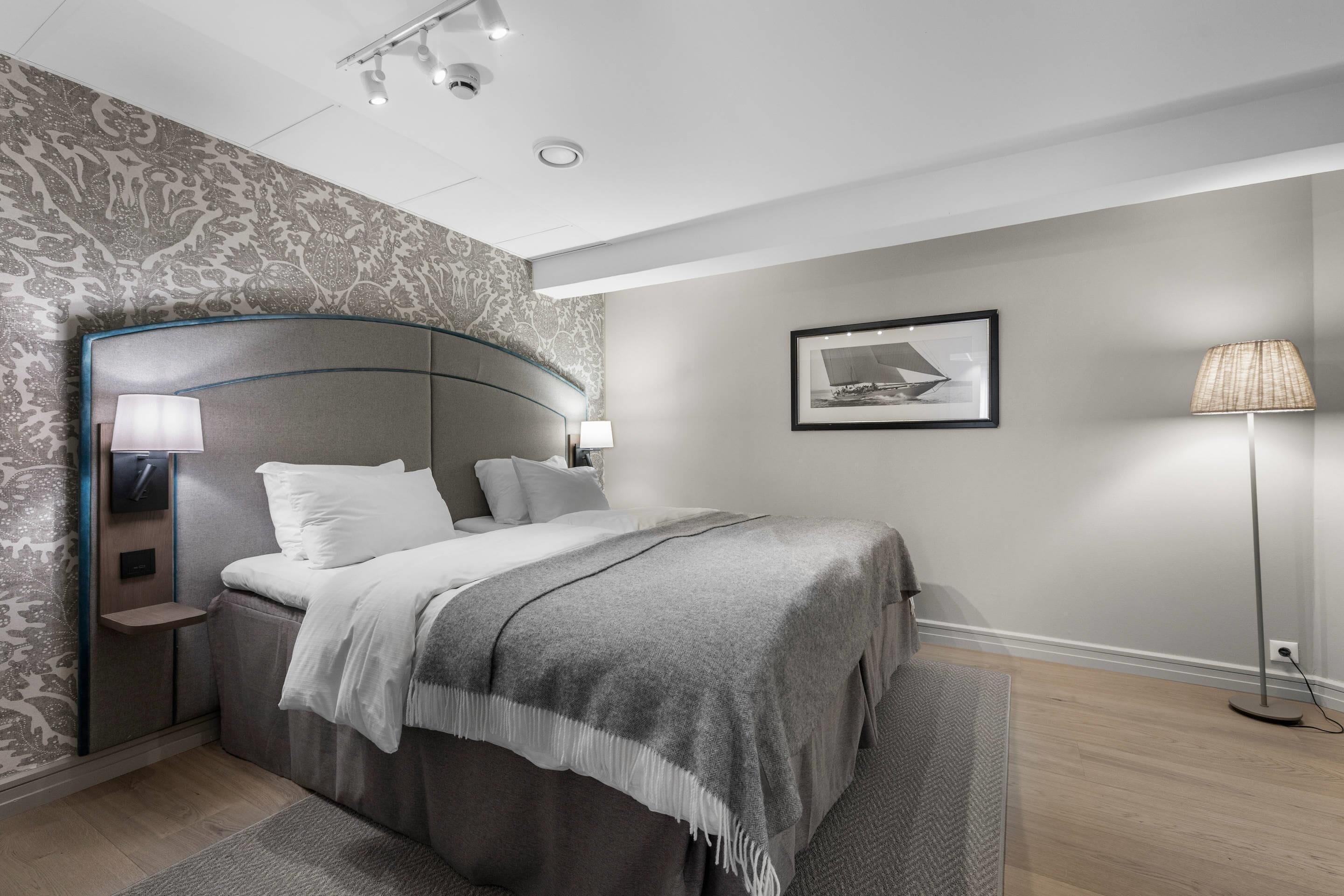 Chambre familiale, 1 lit double et 1 canapé-lit | Bureau, rideaux d’obscurcissement, literie fournie