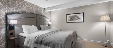 Chambre Familiale, 1 lit double et 1 canapé-lit | Bureau, rideaux occultants, draps fournis