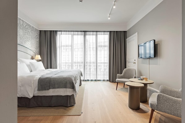 Deluxe Room, 1 Double Bed | Desk, blackout drapes, bed sheets - Home Hotel Bastion (Oslo)