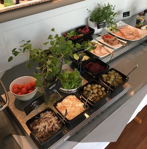 Tägliches inbegriffenes Frühstücksbuffet