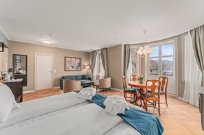 Suite | Ropa de cama de alta calidad y escritorio