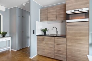 Appartement Standard, Plusieurs lits, non-fumeur, cuisinette (Living Room) | Lit avec matelas à plateau-coussin, coffre-fort