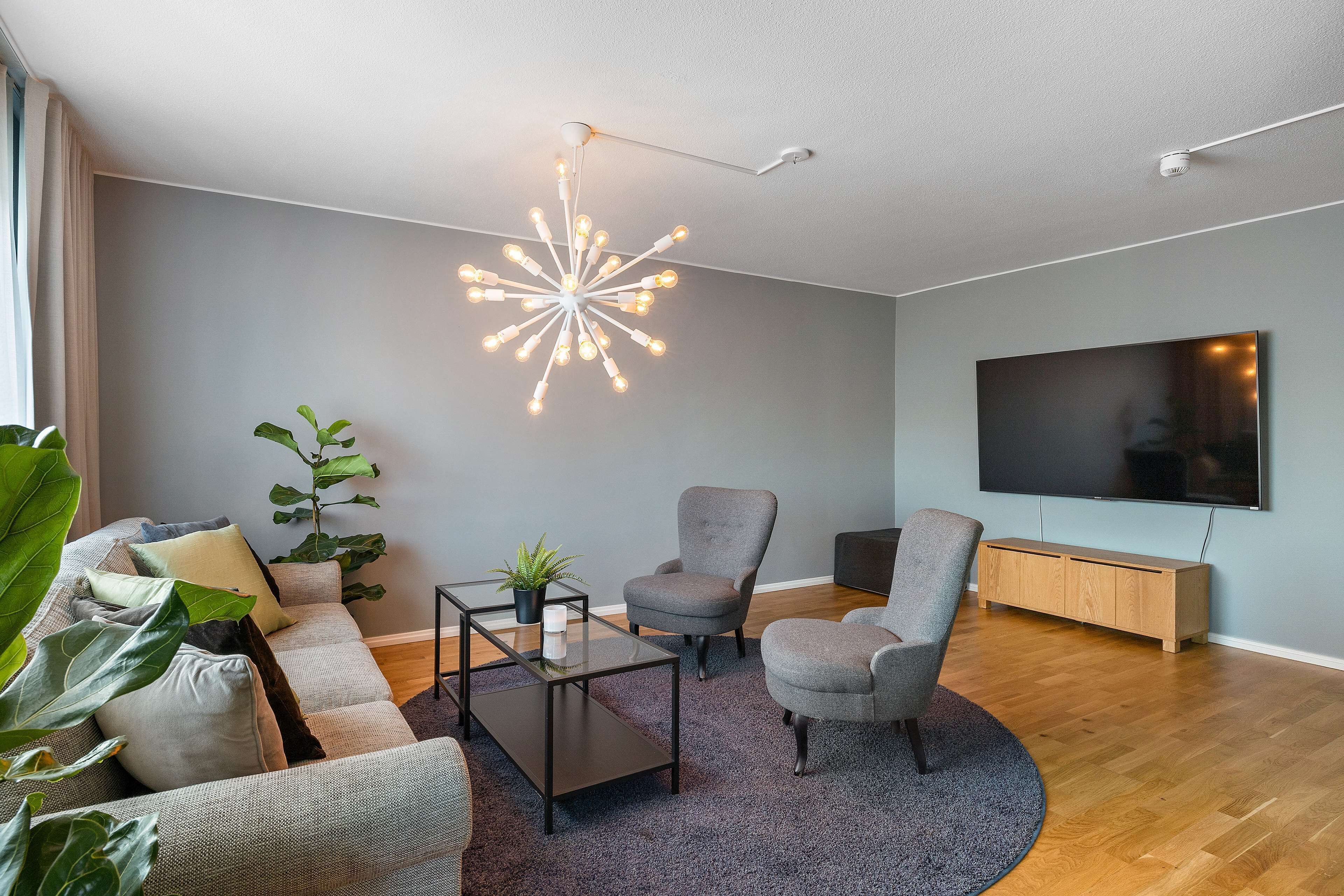 standard apartment, multiple beds, non smoking, kitchenette (living room) | pillow-top beds, in-room safe, iron/ironing board, cots/infant beds