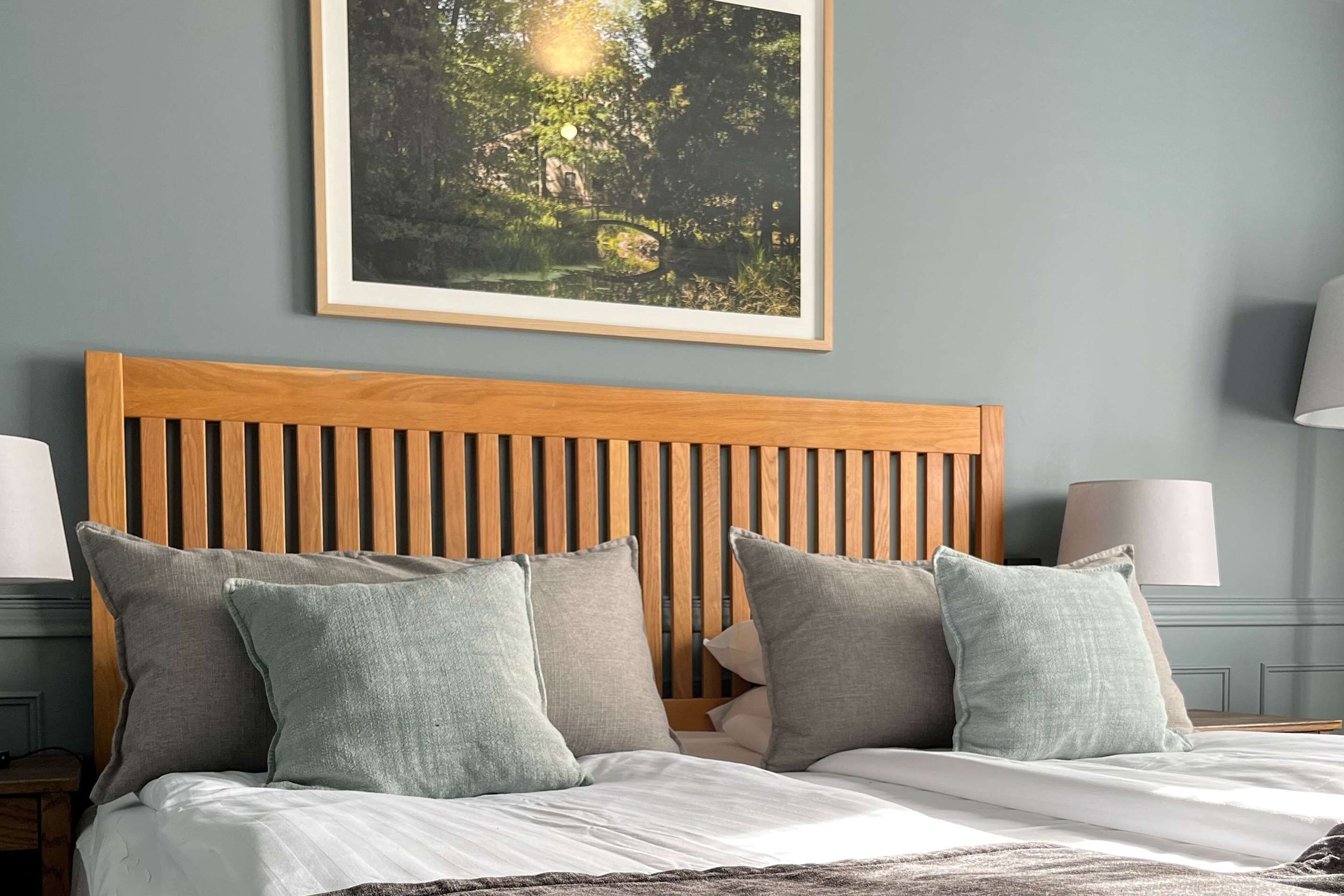 standard room, 2 single beds, non smoking | pillow-top beds, in-room safe, iron/ironing board, cots/infant beds