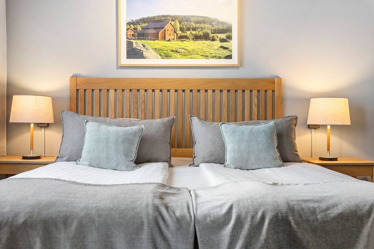Phòng Suite, 1 giường cỡ king, không hút thuốc, bếp (Living Room) | Nệm có lớp đệm bông, két bảo mật tại phòng, bàn ủi/dụng cụ ủi quần áo 