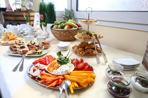 Daily buffet breakfast (EUR 15.00 per person)