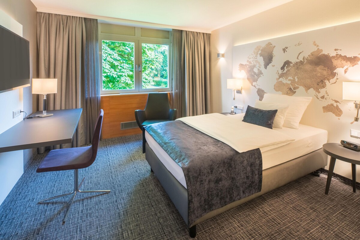 Standard Room, 1 Double Bed, Park View (Cozy Sitting Corner;Comfort Plus) | Premium bedding, in-room safe, blackout drapes