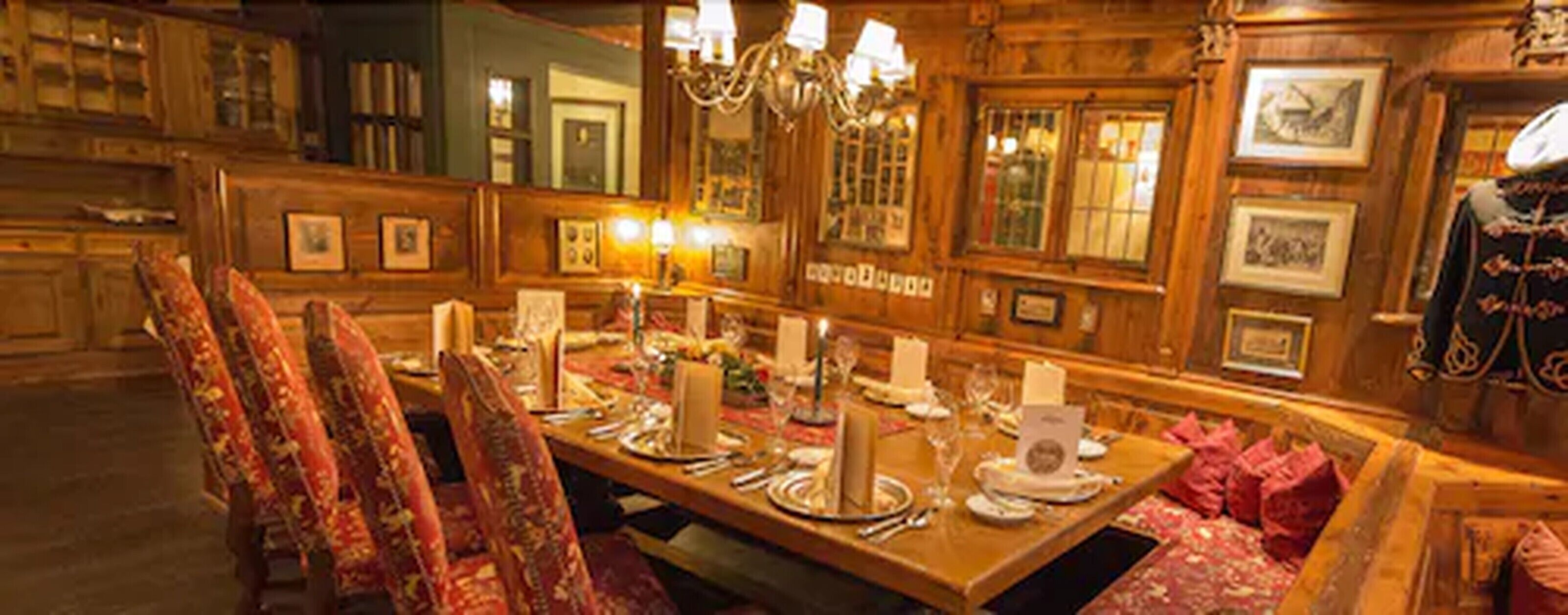 2 restaurants, dinner served, french cuisine