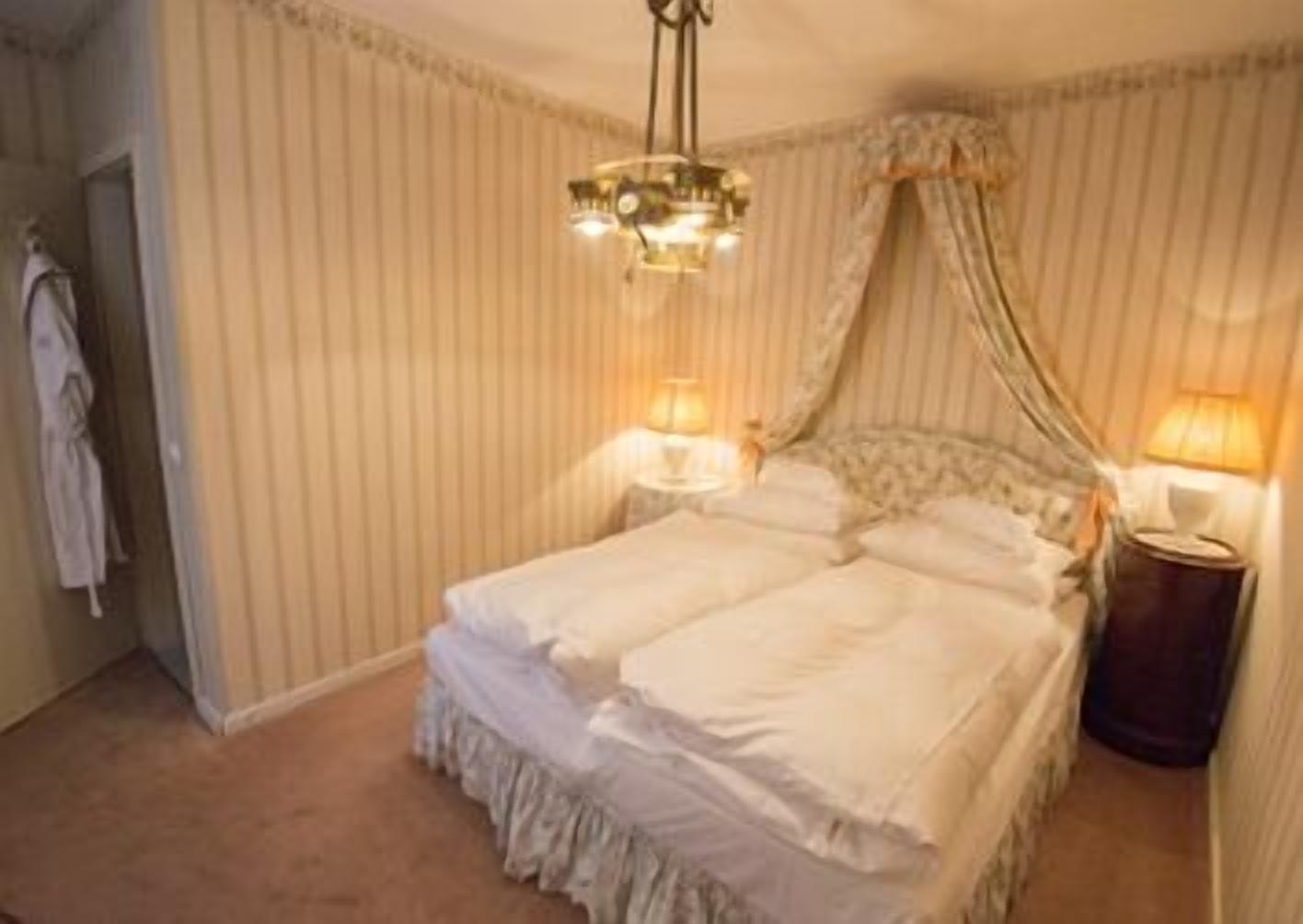 egyptian cotton sheets, minibar, in-room safe, individually decorated