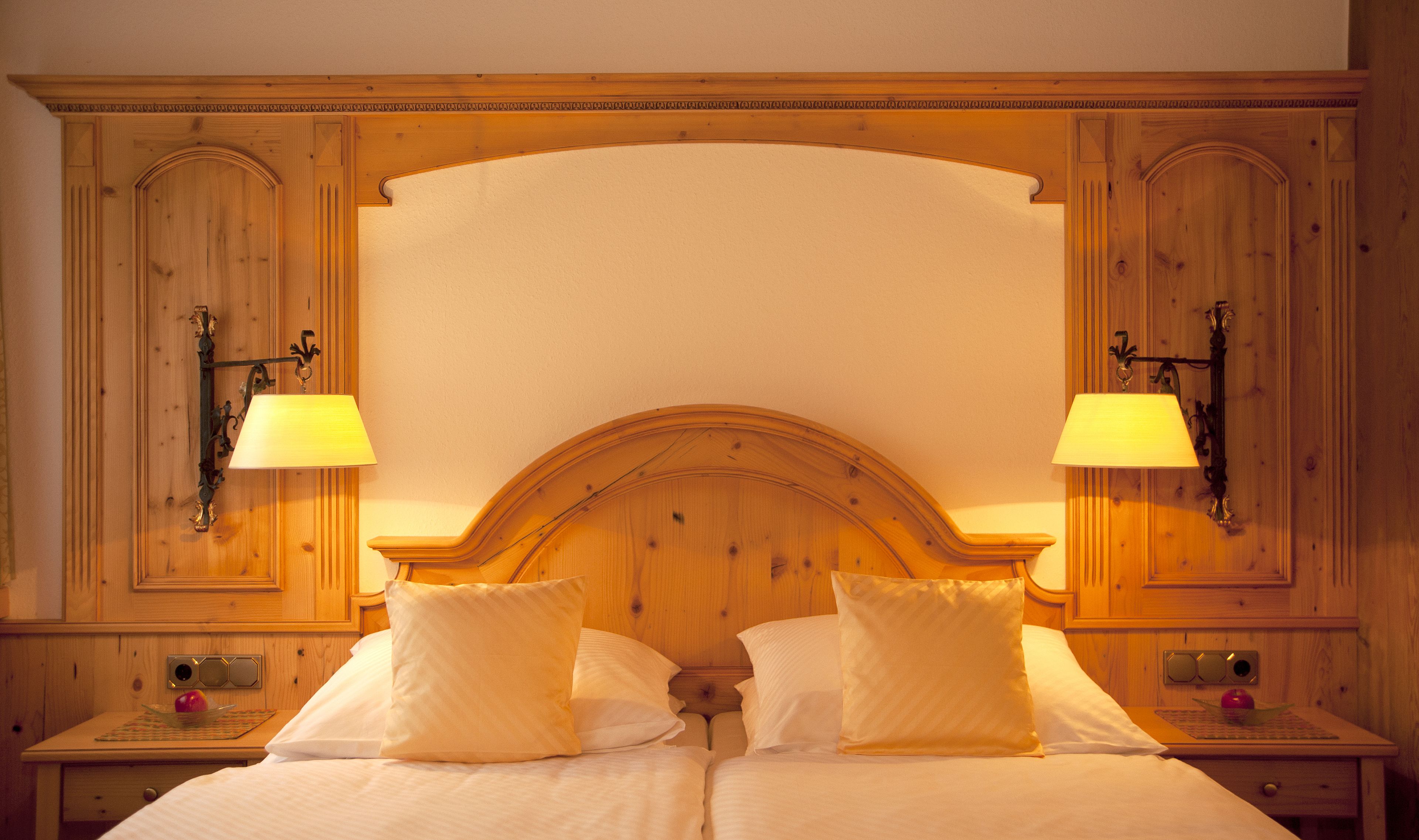 family suite, 1 bedroom | hypo-allergenic bedding, minibar, in-room safe, desk