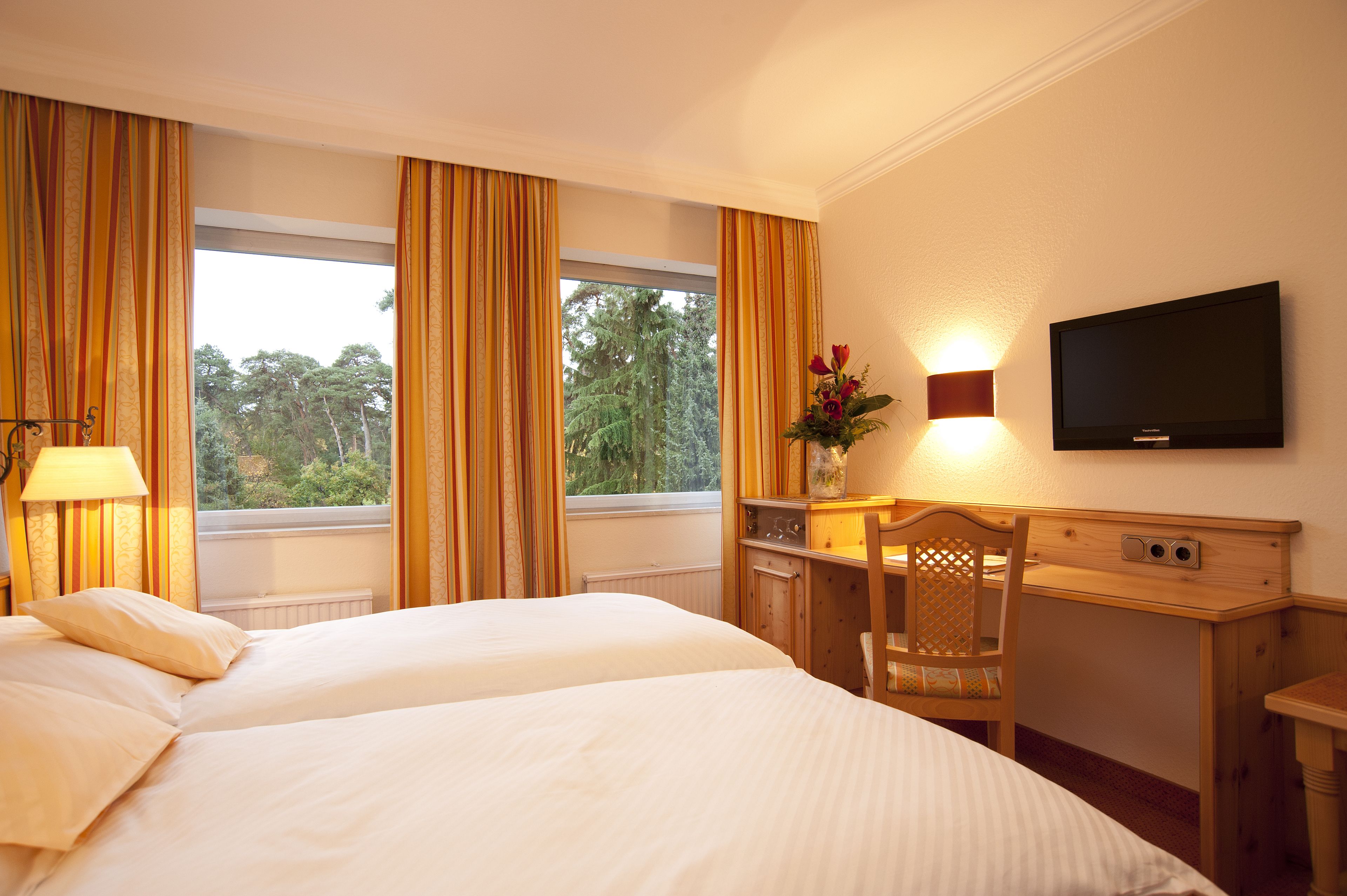 standard double or twin room | hypo-allergenic bedding, minibar, in-room safe, desk