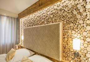 家庭套房, 2 间卧室 | 防过敏的被褥、迷你吧、客房内保险箱、办公桌