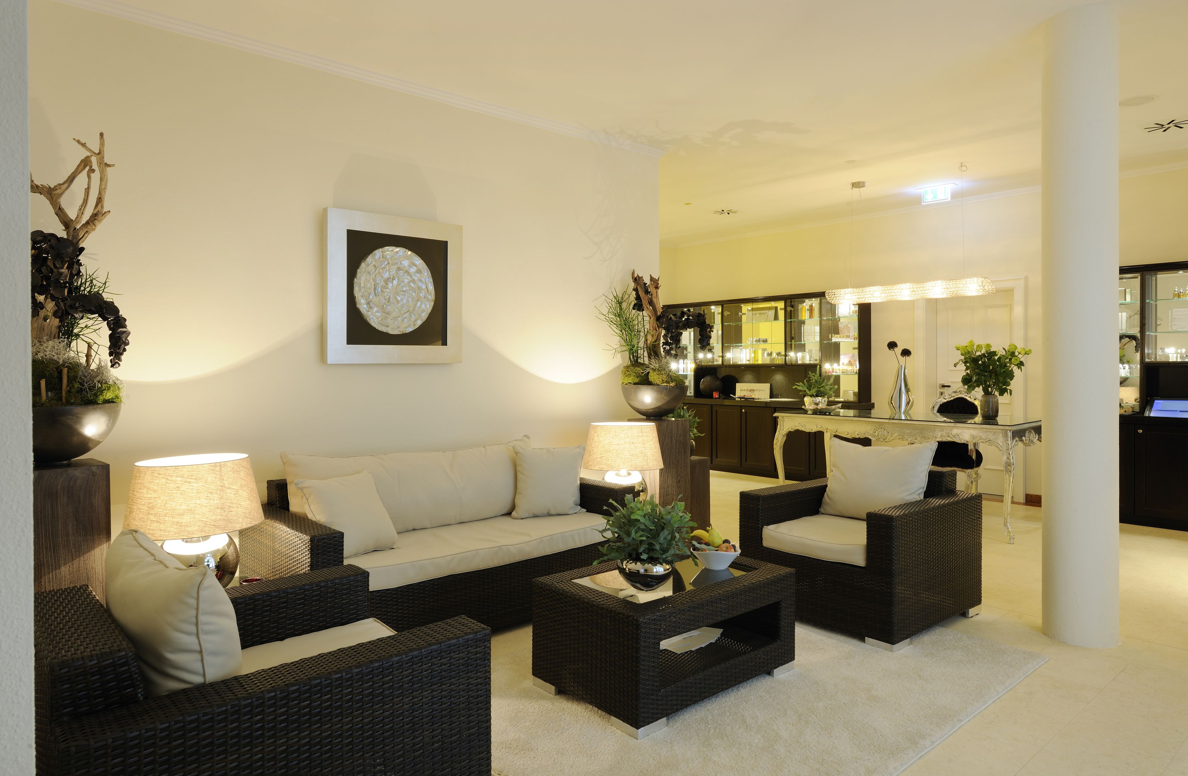 couples treatment room(s), sauna, hot tub, steam room, body treatments