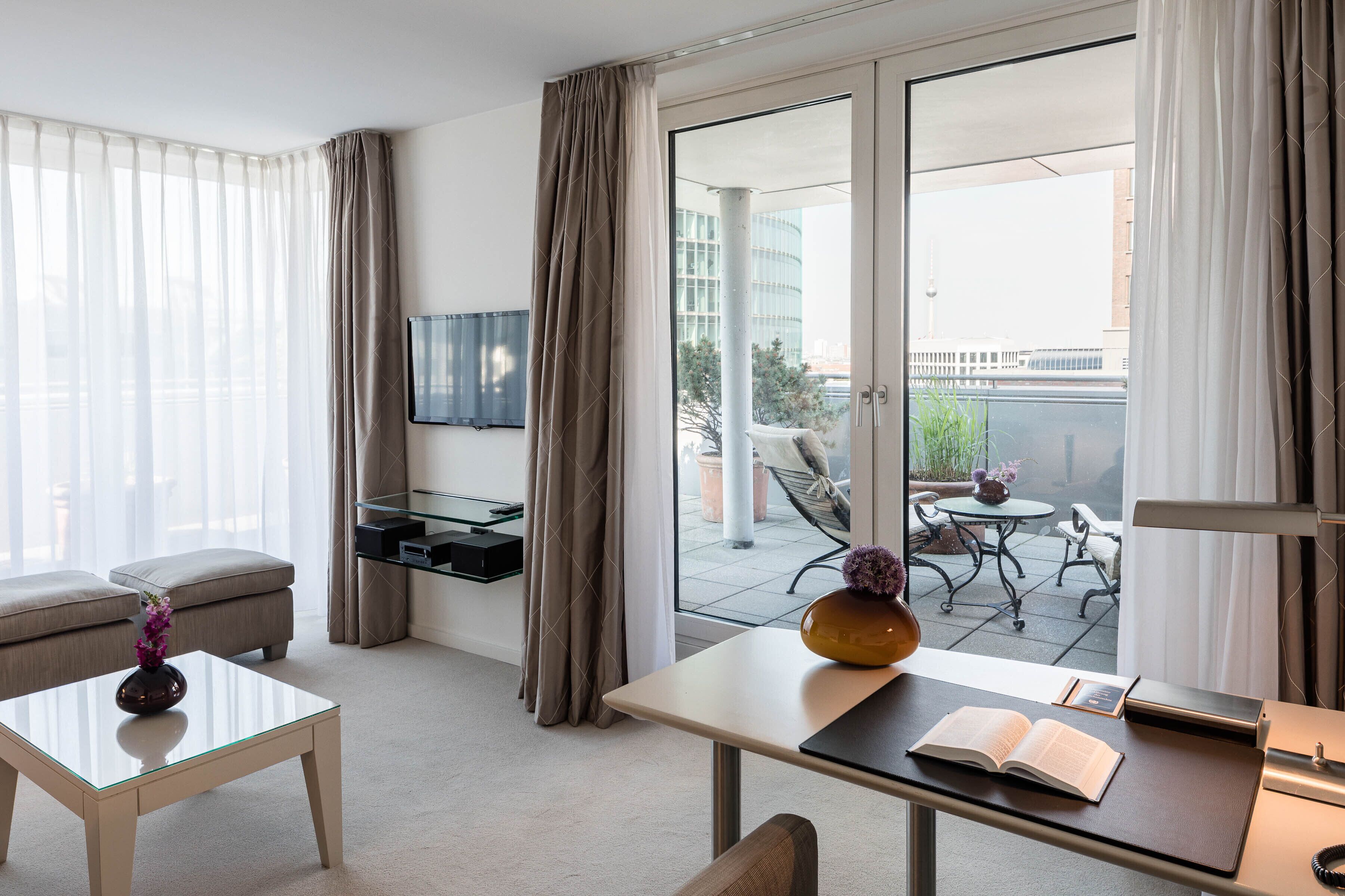 32-inch flat-screen tv with satellite channels, netflix, dvd player