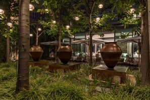 2 restaurants, serveren lunch, diner, regionale gerechten