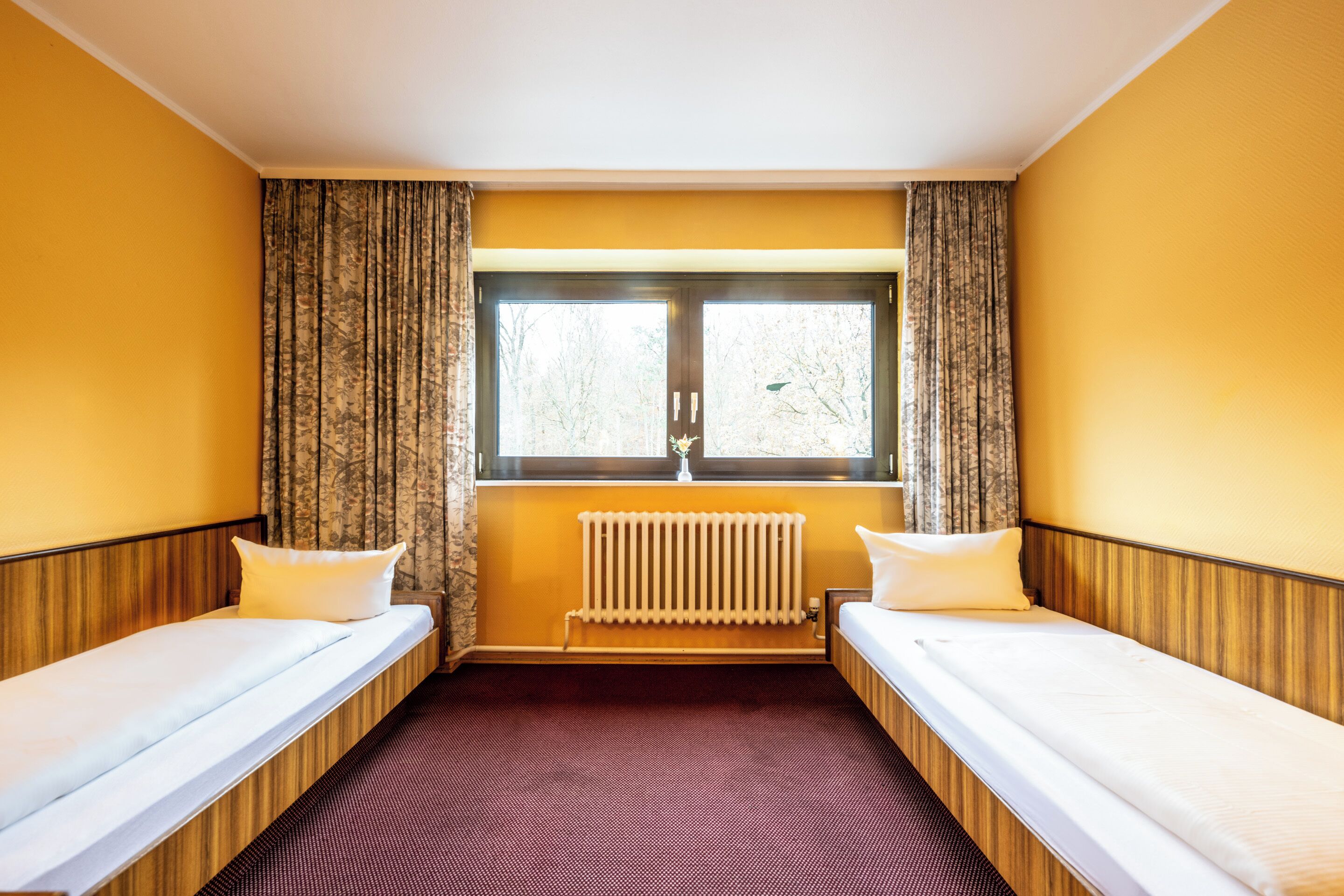 Twin | Két bảo mật tại phòng, trang bị nội thất với thiết kế riêng biệt, bàn 